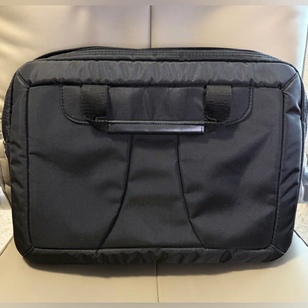 BRAND NEW MCKLEIN USA DETACHED 17" INNER FOAM LAPTOP BAG (FOR MCKLEIN BRIEFCASE)